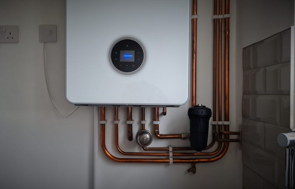 Need a new boiler in Chippenham? Our Gas Safe engineers install efficient combi, system and heat-only boilers—with neat pipework, manufacturer warranties and friendly aftercare.